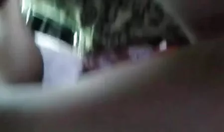 कार धोने वीडियो वाला सेक्सी फिल्म में अंतरजातीय तिकड़ी