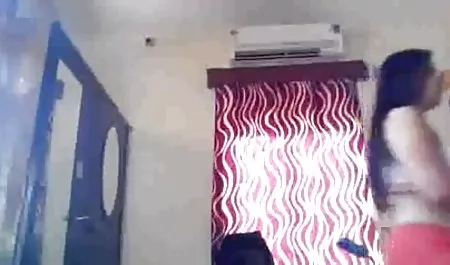एक नन एक बहुत सेक्सी फिल्म हिंदी वीडियो में बकवास करने के लिए पसंद करती है
