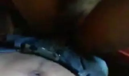 बनी हिंदी सेक्स फिल्म वीडियो में और सेक्स के खिलौने के साथ खेल कमाल गर्लफ्रेंड