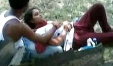 स्कूल की यात्रा एक समूह काजोल की सेक्सी फिल्में तांडव में जगह ले ली