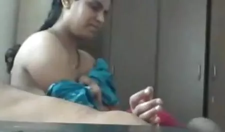 बच्चे, बिल्ली सेक्स करते वीडियो फिल्म की मां