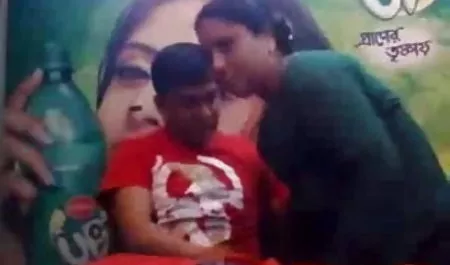 सड़क इंग्लिश पिक्चर सेक्सी सेक्सी पर पुरुषों के एक श्यामला जो घर लाया से मुलाकात की और सब कुछ वे विभिन्न पदों में करना चाहता था