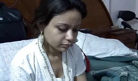 कोच उसका सबसे अच्छा हिंदी सेक्सी फिल्म बॉलीवुड खिलाड़ी को मारता है