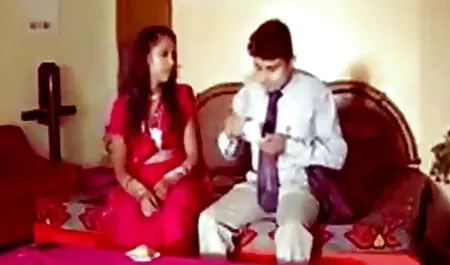आबनूस मोटी फिल्म की सेक्सी मुर्गा के साथ kicks सुनहरे बालों वाली