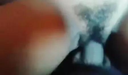 वह नींद की गोलियाँ ले लिया और अपनी बेटी के साथ बलात्कार किया. वीडियो हिंदी मूवी सेक्सी