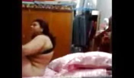 एशियाई बुत बालों वाली कोई सेक्सी फिल्म कट्टर जापानी वर्दी