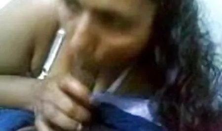सेक्स और भाषा के बदले में अंग्रेजी सेक्सी पिक्चर फिल्म सेक्सी फिल्म आदमी की मदद