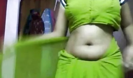 वह अश्लील सेक्स सेक्स पिक्चर फिल्मों में एजेंसी के स्टूडियो में खेला