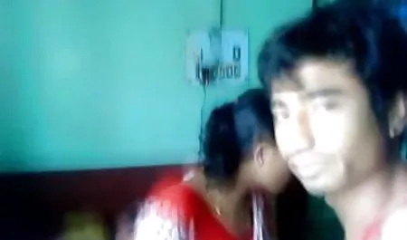एक लड़के के सेक्सी फिल्म के साथ साथ कमबख्त दो रूसी फूहड़