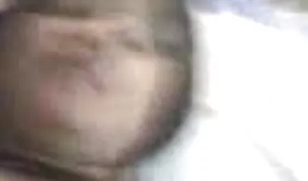 कौमार्य अपनी मद्रासी फिल्म सेक्सी बेटी से वंचित किया गया