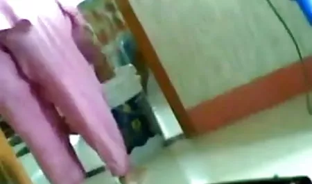 भीड़ में एक महिला कमबख्त हिंदी में सेक्सी वीडियो मूवी
