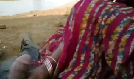 लड़कियों हॉलीवुड सेक्सी हिंदी फिल्म रहकर आराम