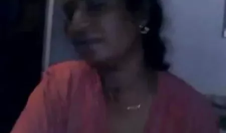 एक खूबसूरत आदमी सेक्सी पिक्चर के साथ कमबख्त दो काले लोग