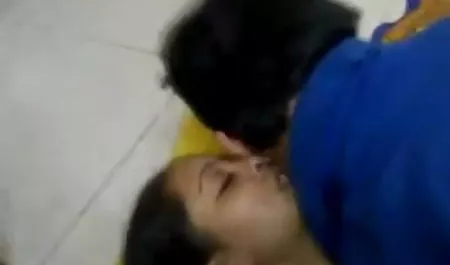 घर पर मालिश के साथ लाल बालों की मालिश के साथ वीडियो भेजो सेक्सी फिल्म महिला