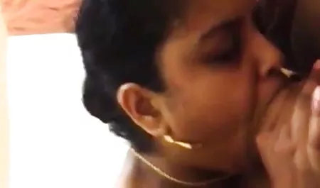 उसकी बेटी के स्कूल के दोस्त पिछवाड़े में कमबख्त पकड़ा सेक्सी फिल्म बताइए ।