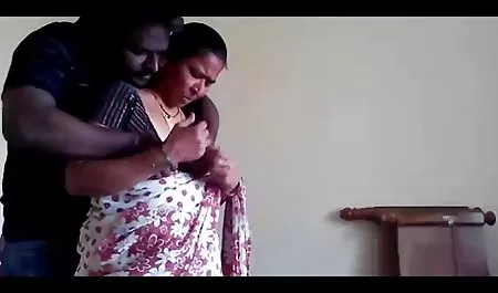 रोगी एक सेक्सी वाली फिल्में वीडियो पोशाक में एक नर्स के साथ बलात्कार