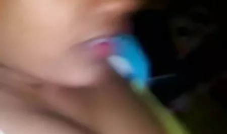 जापानी इंग्लिश पिक्चर सेक्सी सेक्सी छात्र लड़की उच्च गुणवत्ता कैमरे पर थूथन