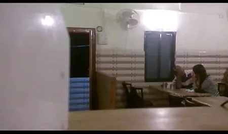अच्छा अश्लील में अच्छा शरीर के साथ श्यामला सेक्सी फिल्म वीडियो बफ