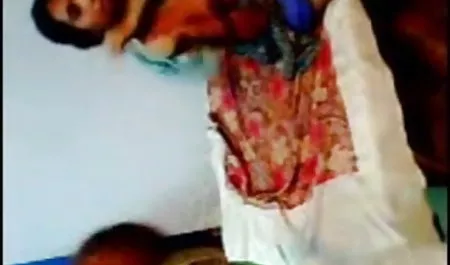 पति जीता इंग्लिश फिल्म वीडियो सेक्सी और एक और पत्नी के साथ बलात्कार किया