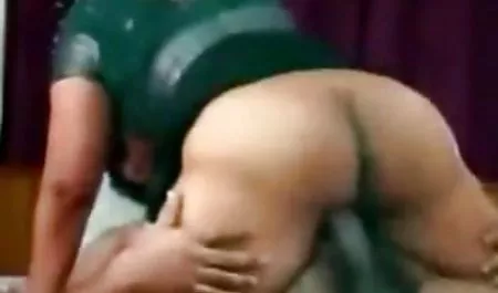 लड़का मालिश के दौरान फिल्म सेक्सी फिल्म मेरी माँ नग्न देखा