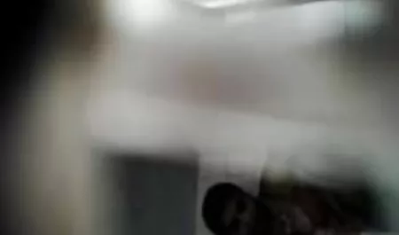 पुराने हिंदी फुल सेक्सी मूवी सड़ा हुआ बिल्ली हिलाता है और उस पर किक के साथ फूहड़