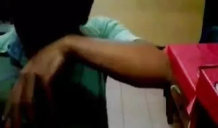 वर्षा के सेक्सी हिंदी फिल्म वीडियो में बाद बहन के सदस्यों को साफ गधा