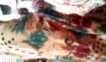 झाड़ी सेक्सी फिल्म दे दो में युवा रूसी गुदा