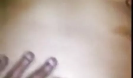 Kira Busty टॉप सेक्स फिल्म फट और सह स्तन पर