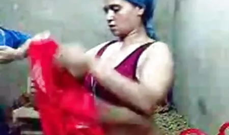 स्वादिष्ट एलेक्का अपने आकर्षण से पता चलता हिंदी में सेक्सी वीडियो मूवी है