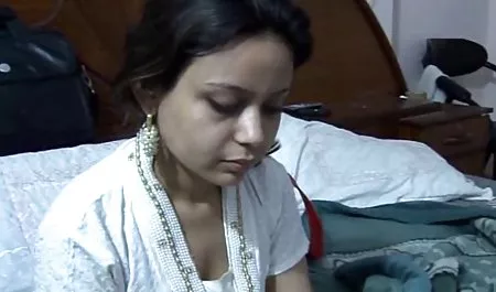 सेक्सी नीचे पहनने लव सेक्स फिल्म में दिखाया गया