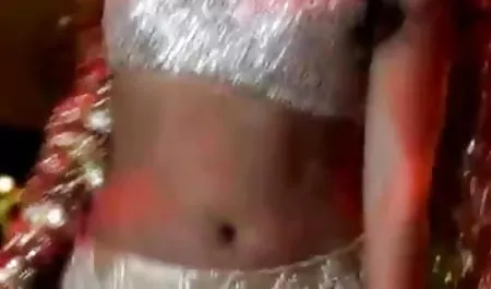 छिपी लेनदार भूत का सेक्स फिल्म में लड़की भुगतान करता है