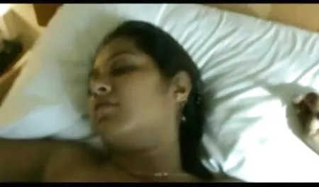 बच्चे को उसके हिंदी पिक्चर फिल्म सेक्सी हिंदी में जन्मदिन के लिए मां पेय