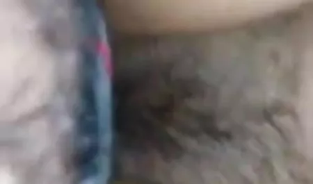 उसके पैरों के बीच लाल सेक्सी फिल्म दीजिए हिंदी में जाँघिया रगड़