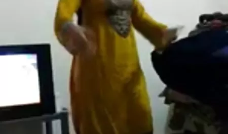 रूसी सेक्सी फिल्म सेक्सी फिल्म सेक्सी फिल्म लडकी के साथ बलात्कार झटके