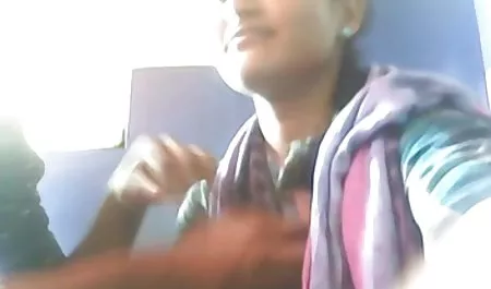 एक सेक्सी पिक्चर वीडियो का पत्नी उसके पास सो रही है, जबकि जन्म लड़की खो देता है