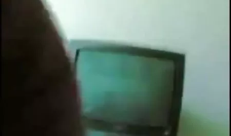 एक सेक्सी फिल्म वीडियो हिंदी खरगोश की तरह एक कमबख्त वेब कैमरा के सामने खड़े हो जाओ